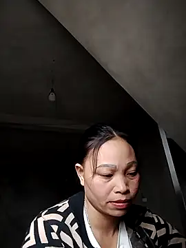 Snapshot of miray- chatting on February 3, 2026, 6:22 am miray- online show from February 3, 2026, 6:22 am