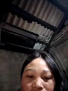 Snapshot of miray- chatting on February 4, 2026, 12:11 pm miray- online show from February 4, 2026, 12:11 pm