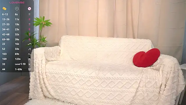 Snapshot of mymonique chatting on May 6, 2026, 6:28 am mymonique online show from May 6, 2026, 6:28 am
