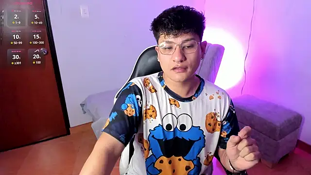 Snapshot of Theo_Rowan chatting on January 13, 2026, 9:24 am Theo Rowan online show from January 13, 2026, 9:24 am