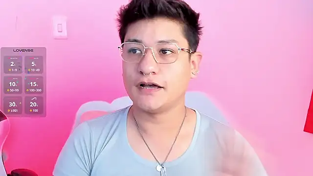 Snapshot of Theo_Rowan chatting on February 14, 2026, 6:19 pm Theo Rowan online show from February 14, 2026, 6:19 pm