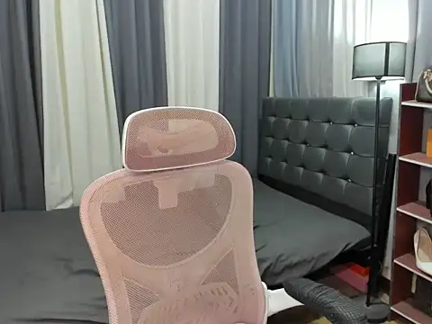 Snapshot of XxRhianxX chatting on March 19, 2026, 12:38 pm XxRhianxX online show from March 19, 2026, 12:38 pm