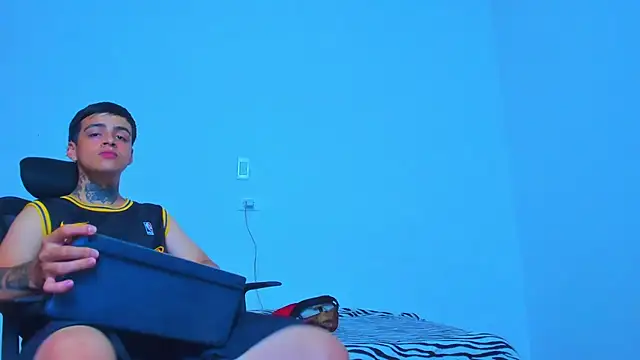 Thomas-Wil online show from April 23, 2026, 7:59 pm