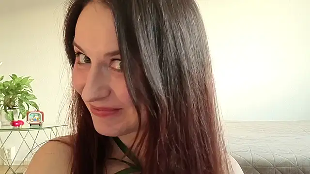 Snapshot of Satin_Sin chatting on May 23, 2026, 6:18 pm Satin Sin online show from May 23, 2026, 6:18 pm