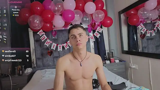 Snapshot of LeoMonnroe chatting on February 14, 2026, 10:26 am LeoMonnroe online show from February 14, 2026, 10:26 am