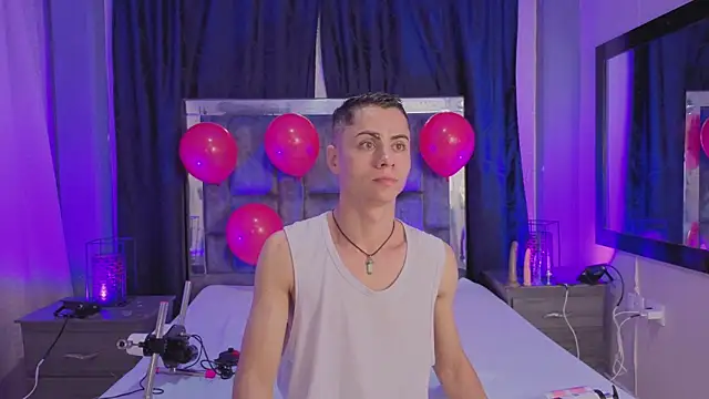 Snapshot of LeoMonnroe chatting on March 1, 2026, 5:02 pm LeoMonnroe online show from March 1, 2026, 5:02 pm