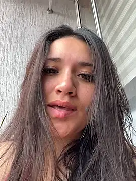 Snapshot of Veronica_Wins_ chatting on April 24, 2026, 3:36 pm Veronica Wins online show from April 24, 2026, 3:36 pm