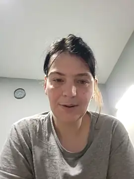 Snapshot of roksa2026 chatting on April 19, 2026, 5:19 am roksa2026 online show from April 19, 2026, 5:19 am