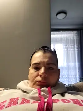 Snapshot of roksa2026 chatting on May 6, 2026, 10:30 am roksa2026 online show from May 6, 2026, 10:30 am