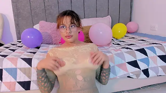 rosse taylorx1 online show from April 7, 2026, 6:54 pm