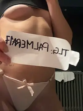 Snapshot of funylobee chatting on February 3, 2026, 3:37 am funylobee online show from February 3, 2026, 3:37 am