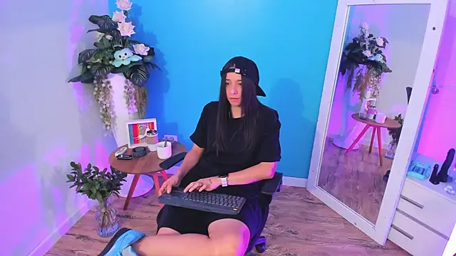 Snapshot of ViictoriiaSaenz chatting on February 24, 2026, 4:46 am ViictoriiaSaenz online show from February 24, 2026, 4:46 am