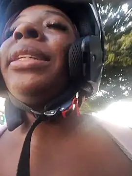 Snapshot of EngelSmith_ chatting on February 14, 2026, 12:27 pm EngelSmith online show from February 14, 2026, 12:27 pm