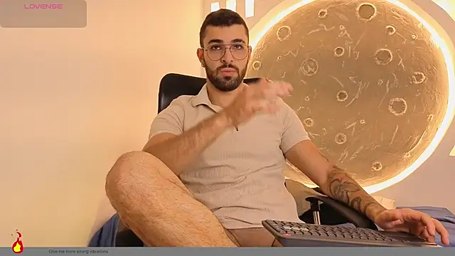 Snapshot of Apolo_lux1 chatting on June 30, 2026, 7:58 pm Apolo lux1 online show from June 30, 2026, 7:58 pm