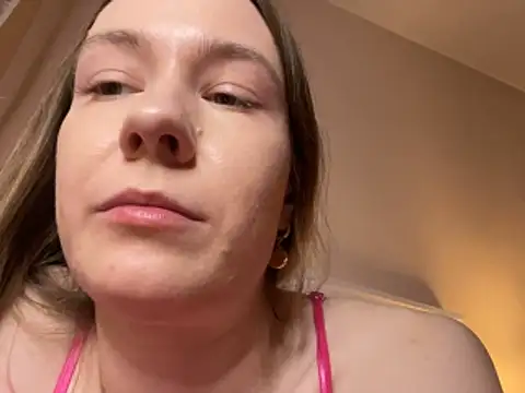 Snapshot of midnight_ballerina_ chatting on April 8, 2026, 11:06 pm midnight ballerina online show from April 8, 2026, 11:06 pm