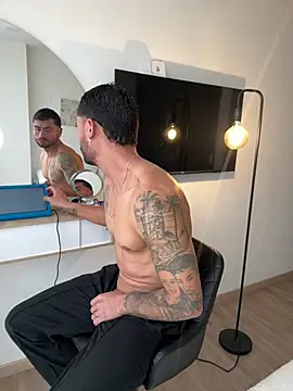 FrancoRossi  online show from April 21, 2026, 1:17 pm