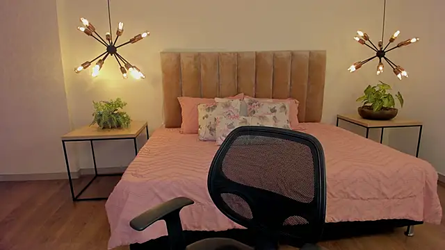 Snapshot of Abriil_cutee chatting on February 25, 2026, 10:53 pm Abriil cutee online show from February 25, 2026, 10:53 pm