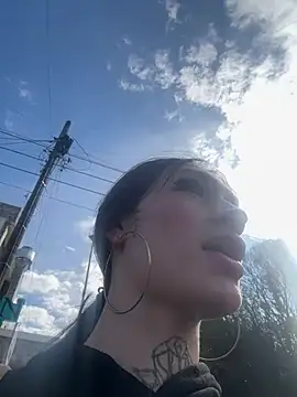 Snapshot of lizz_lunna chatting on April 24, 2026, 8:22 pm lizz lunna online show from April 24, 2026, 8:22 pm