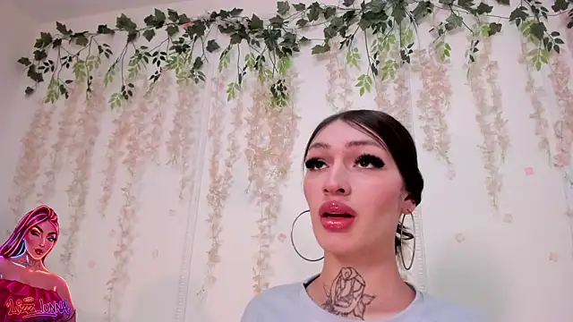 Snapshot of lizz_lunna chatting on May 5, 2026, 11:30 pm lizz lunna online show from May 5, 2026, 11:30 pm