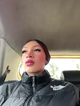 Snapshot of lizz_lunna chatting on May 6, 2026, 5:50 pm lizz lunna online show from May 6, 2026, 5:50 pm