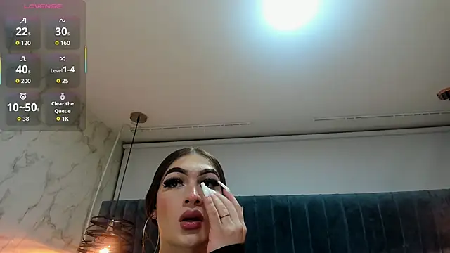 Snapshot of lizz_lunna chatting on February 5, 2026, 8:04 pm lizz lunna online show from February 5, 2026, 8:04 pm