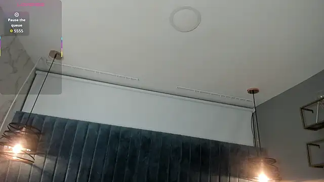 Snapshot of lizz_lunna chatting on January 16, 2026, 1:37 pm lizz lunna online show from January 16, 2026, 1:37 pm