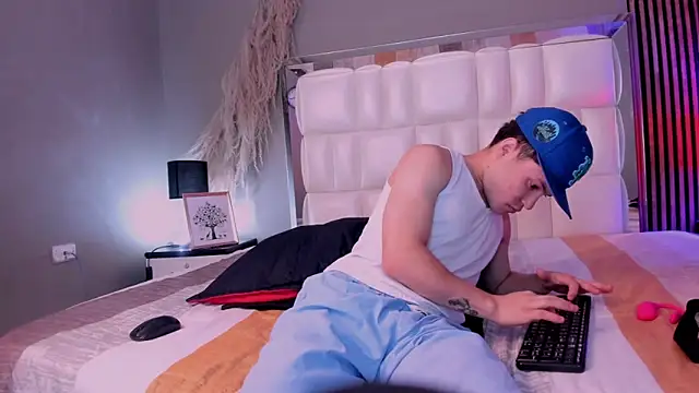 Roger And Ramona online show from March 29, 2026, 12:40 pm