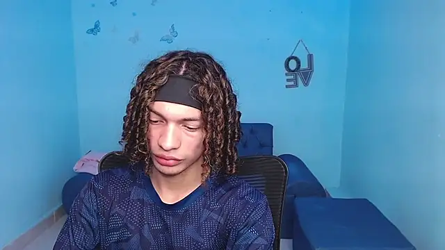 Snapshot of Axel_fox77 chatting on August 3, 2026, 11:31 pm Axel fox77 online show from August 3, 2026, 11:31 pm