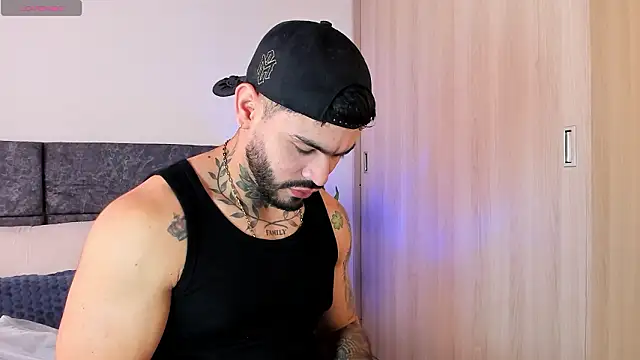 thiago ferrari  online show from February 24, 2026, 9:15 pm