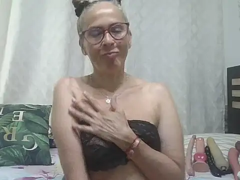 Snapshot of ZAMY1 chatting on April 28, 2026, 10:47 pm ZAMY1 online show from April 28, 2026, 10:47 pm