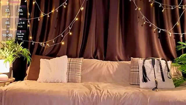 ShyniAlice online show from June 30, 2026, 4:12 am