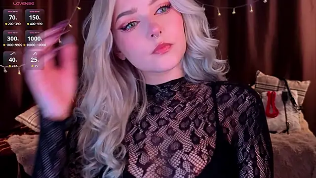 ShyniAlice online show from March 28, 2026, 4:46 am