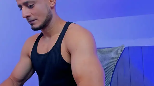 Snapshot of Adonys_Lewis_ chatting on May 3, 2026, 4:39 am Adonys Lewis online show from May 3, 2026, 4:39 am