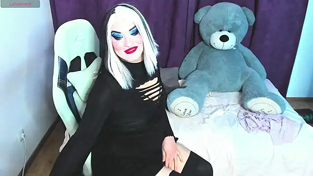 Snapshot of sexxx-queen chatting on February 4, 2026, 11:00 pm sexxx-queen online show from February 4, 2026, 11:00 pm