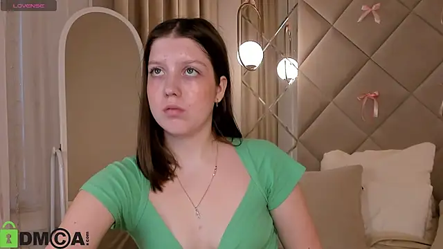 Casandra Joness online show from April 7, 2026, 4:25 am