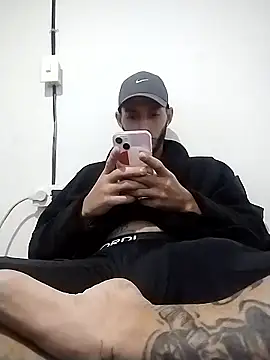 Snapshot of ehc1312 chatting on January 13, 2026, 5:44 am ehc1312 online show from January 13, 2026, 5:44 am