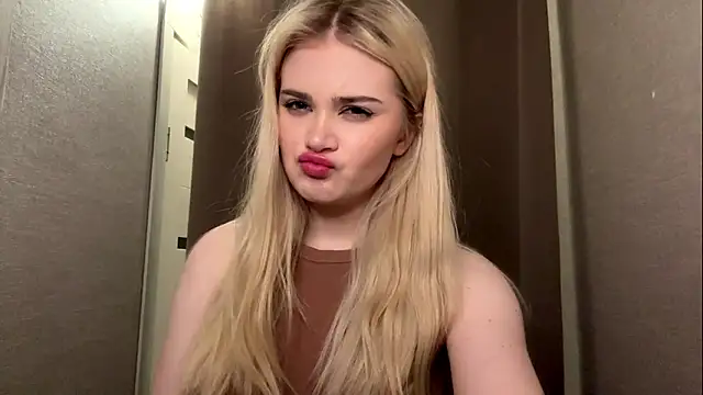 Snapshot of KariJarecke chatting on February 10, 2026, 1:10 pm KariJarecke online show from February 10, 2026, 1:10 pm