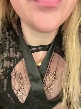 Snapshot of SexyBlondJoanna chatting on February 24, 2026, 7:37 pm SexyBlondJoanna online show from February 24, 2026, 7:37 pm