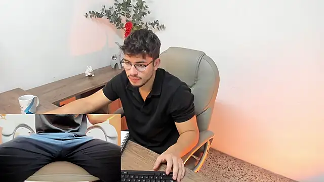 Snapshot of Jay_Grip chatting on February 9, 2026, 1:53 pm Jay Grip online show from February 9, 2026, 1:53 pm