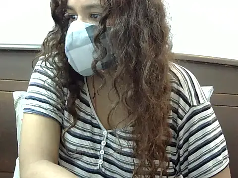 AngelAnaya018 online show from January 13, 2026, 4:44 pm