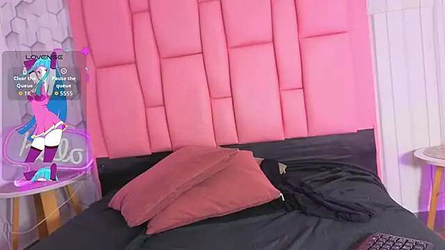 sophiia swet online show from February 26, 2026, 2:39 pm