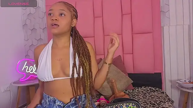 sophiia swet online show from February 7, 2026, 12:24 pm