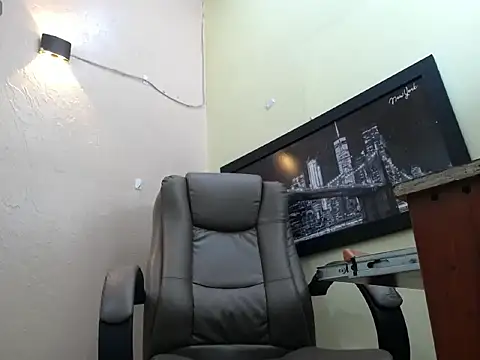 Snapshot of Oswalldo__ chatting on February 20, 2026, 11:23 am Oswalldo online show from February 20, 2026, 11:23 am