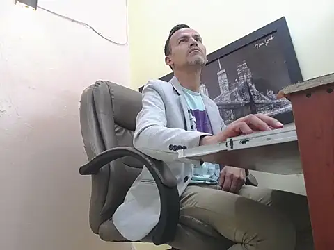 Snapshot of Oswalldo__ chatting on February 23, 2026, 11:33 am Oswalldo online show from February 23, 2026, 11:33 am