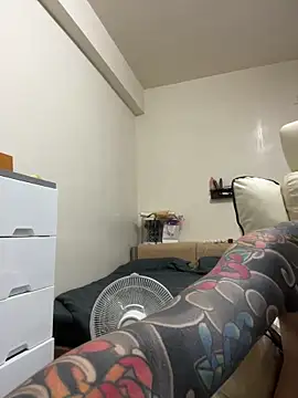 barry02082147 online show from December 19, 2025, 1:24 pm