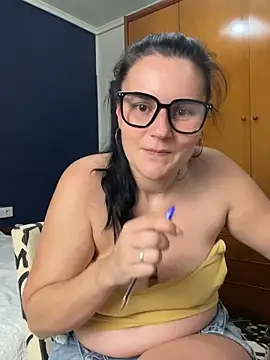Snapshot of Alice_Dan chatting on June 3, 2026, 2:33 pm Alice Dan online show from June 3, 2026, 2:33 pm