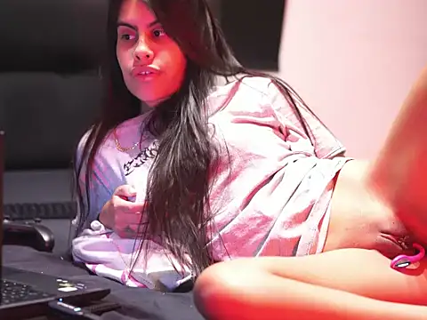 Snapshot of miyah69 chatting on January 13, 2026, 12:15 am miyah69 online show from January 13, 2026, 12:15 am