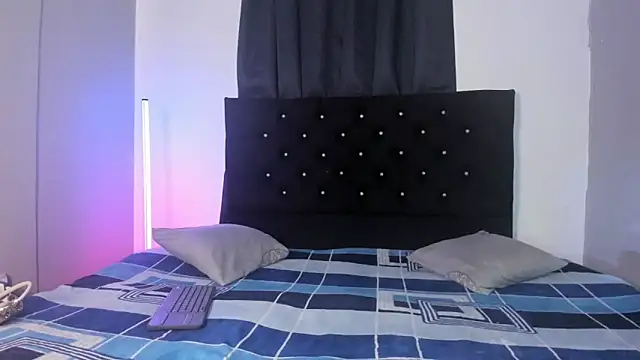 BellaDuval   online show from March 17, 2026, 3:09 am