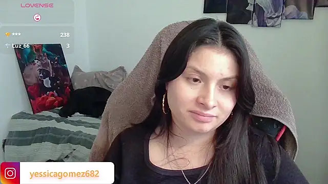 Snapshot of yessica_gomez01 chatting on February 15, 2026, 10:41 pm yessica gomez01 online show from February 15, 2026, 10:41 pm