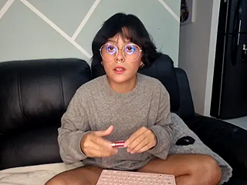 Yumicoco  online show from February 5, 2026, 3:35 am